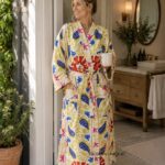 Ivory paisley floral print cotton kimono robe, wholesale bulk supplier from Rajasthan, India BUW518